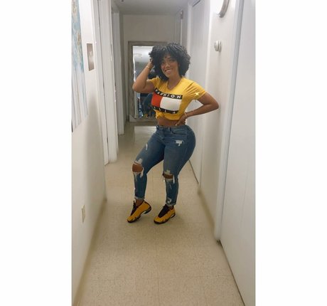 Sophie Likosky onlyfans strip tease