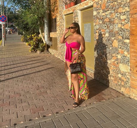 Sophie Likosky onlyfans leak ass