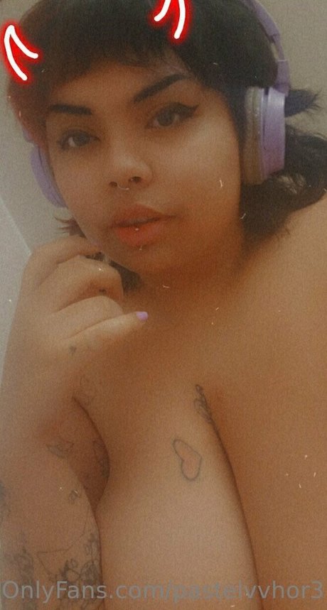 pastelvvhor3 onlyfans leaked pictures