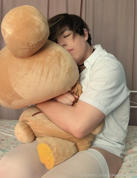 queerbunnybabe strip onlyfans