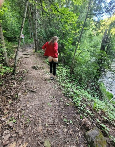 violet scarlet onlyfans nude