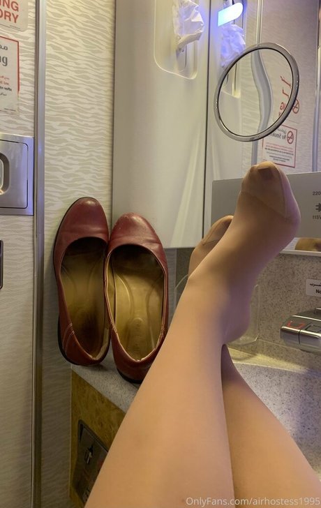 airhostess1995 on onlyfans