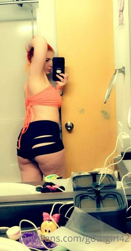 gothgirl42 only fans photos