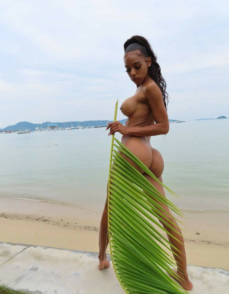 Larissa Castr0 nudes leaked onlyfans