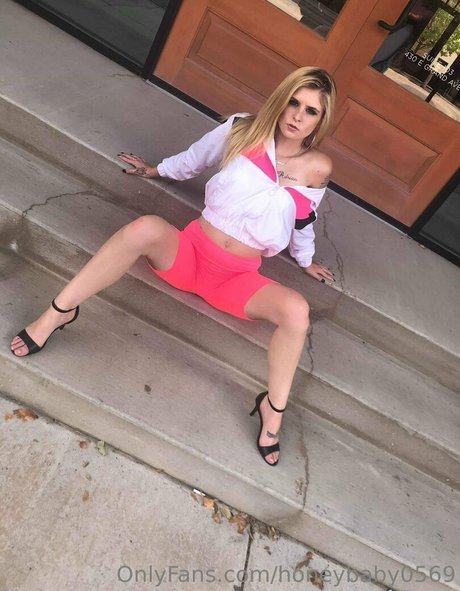 honeybaby0569 only fans pic