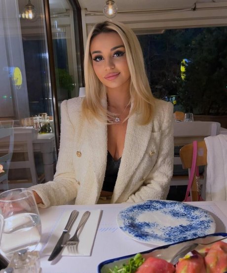 Helenqueen leaked nudes onlyfans