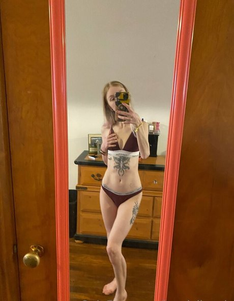 lonelylizards nude leaked onlyfans