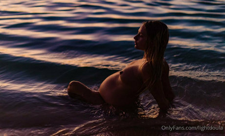 lightdoula onlyfans nude content