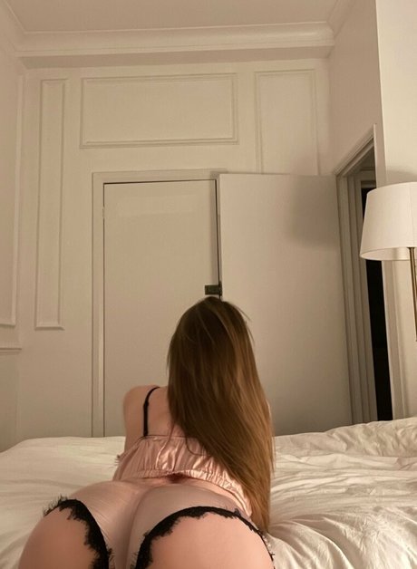 Ema Moscardini onlyfans boobs