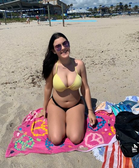 Lizzy Rae onlyfans free content