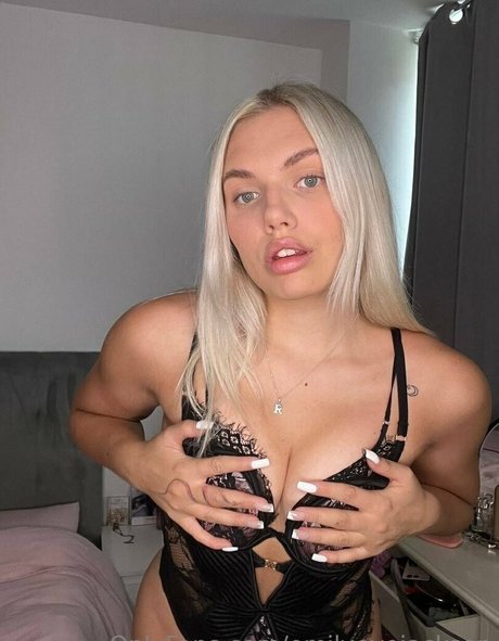 emilyevejackson onlyfans leaked porn