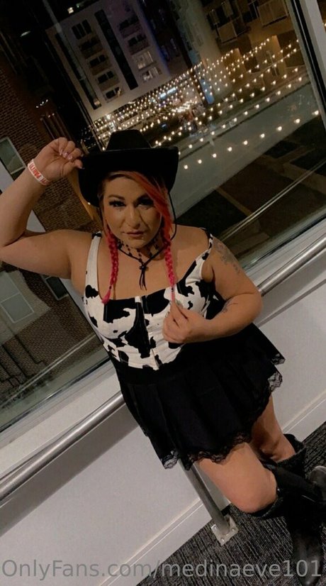 medinaeve101 onlyfans nude leak