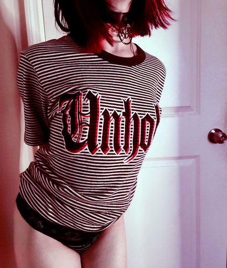 em h0rr0r onlyfans strip tease