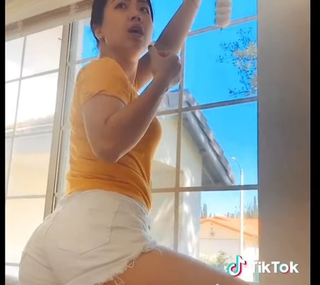 Joanna Rose Taguiam onlyfans model photo