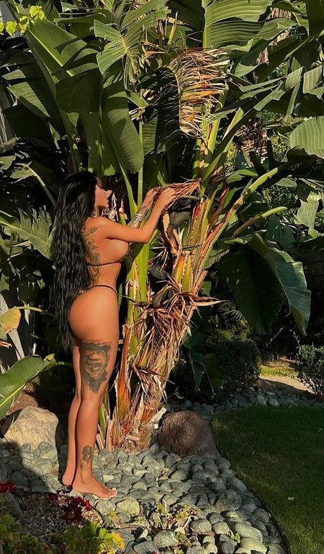 enisesudeofficial onlyfans nude content