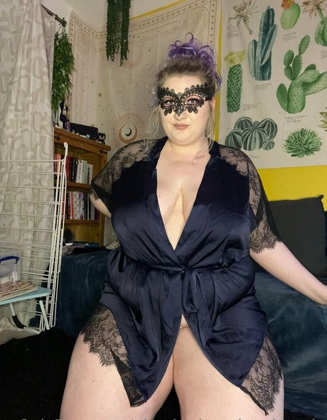 phoebetheunistudentvip naked on onlyfans