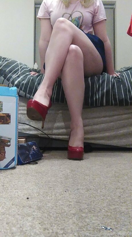 pwincessegirl onlyfans striptease