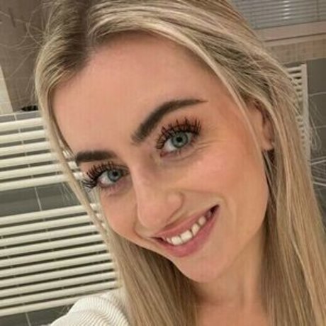 Emily Bellexx onlyfans leaked porn