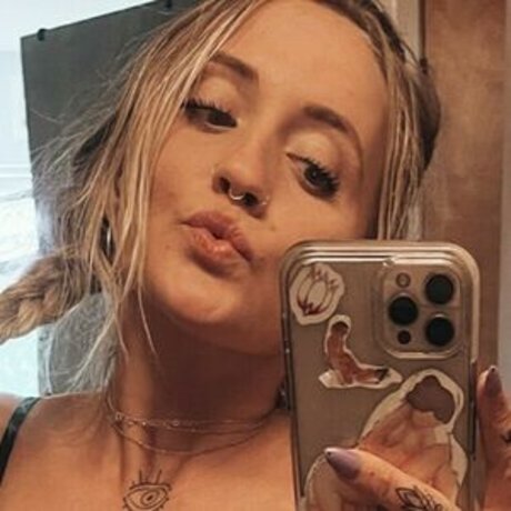 Sisusistaa nude only fans