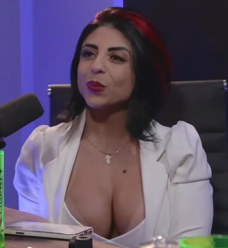 Ana Lopes onlyfans lean