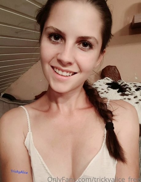 Trickyalice6 naked on onlyfans