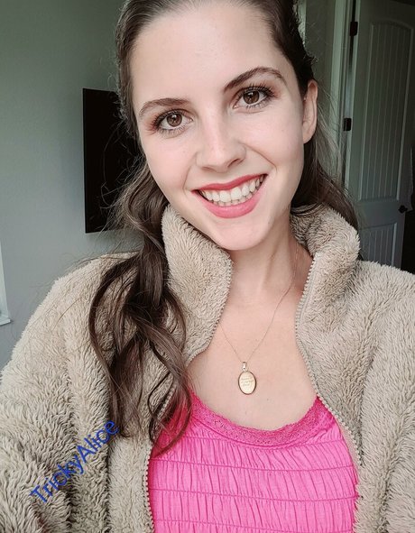 Trickyalice6 onlyfans photo