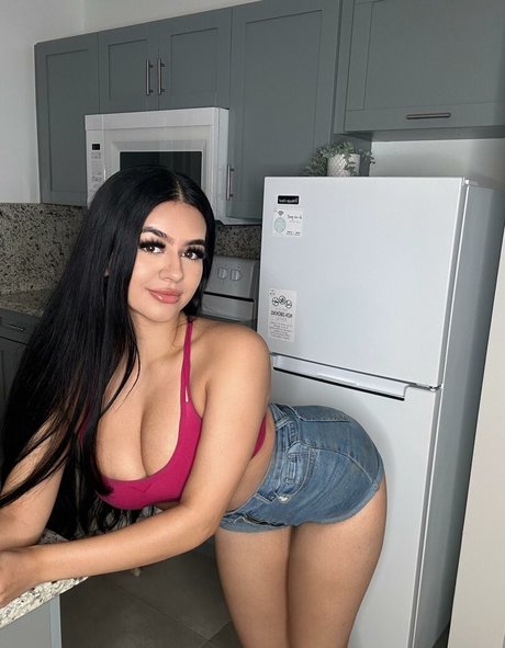 Suman Maria onlyfans leaks.