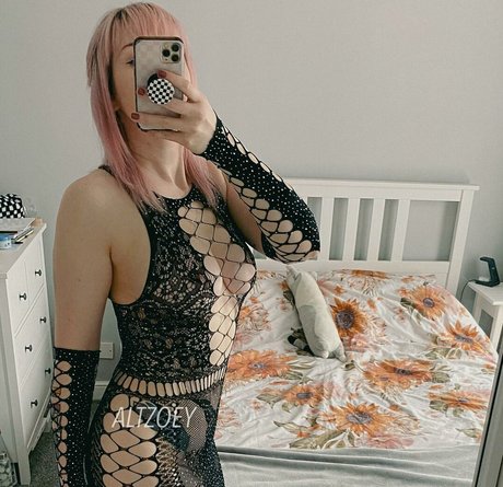 altzoey onlyfans page