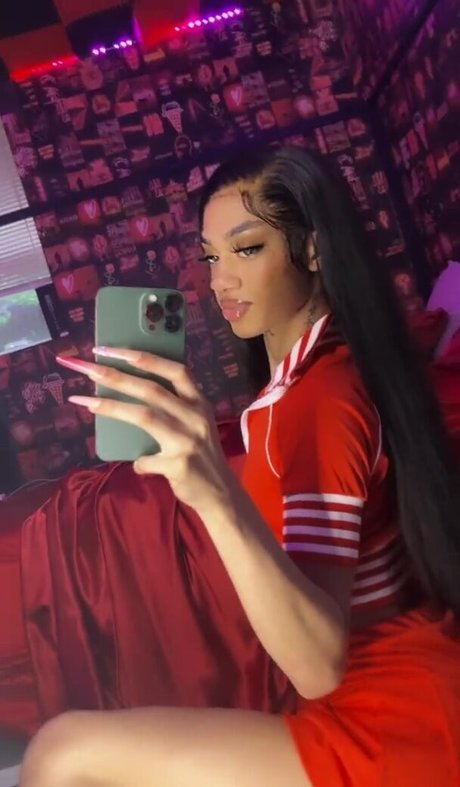 MswetwetBanks onlyfans pics