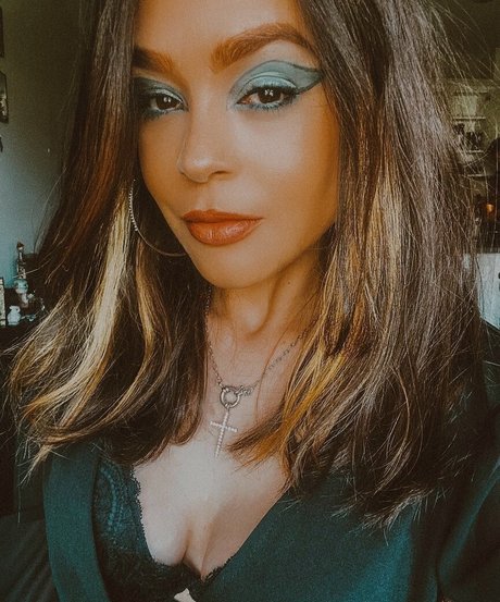 Thiessa Thiessita onlyfans.