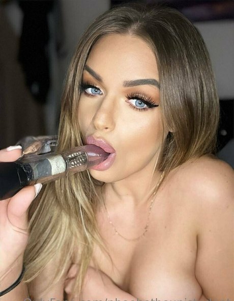 phoebetheunistudent only fans nudes