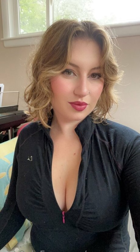 Eve Warden onlyfans leaked free