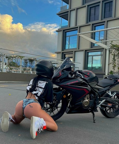 sugarveezyfree onlyfans nude porn