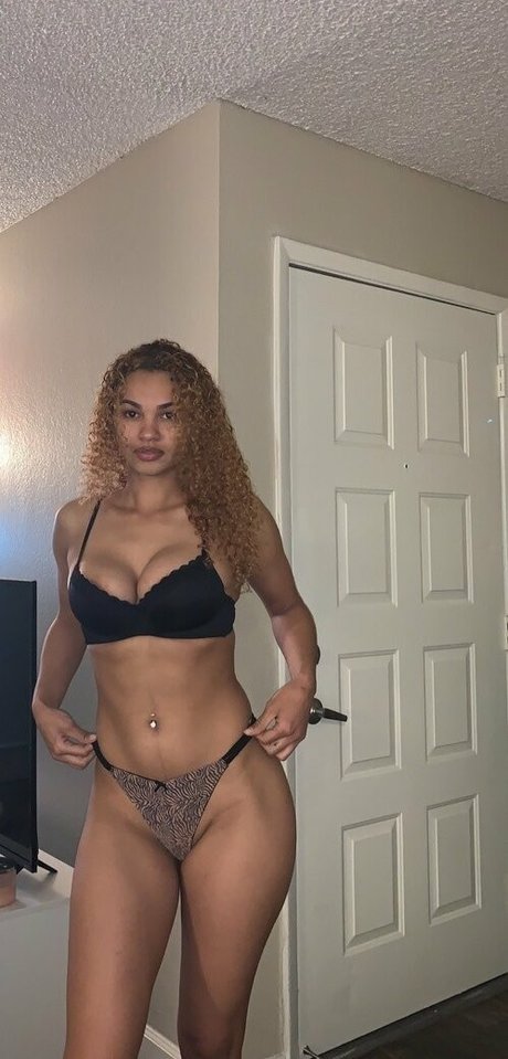 krispycreamm only fans photos