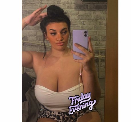 Chloe Ann Whitham onlyfans sex