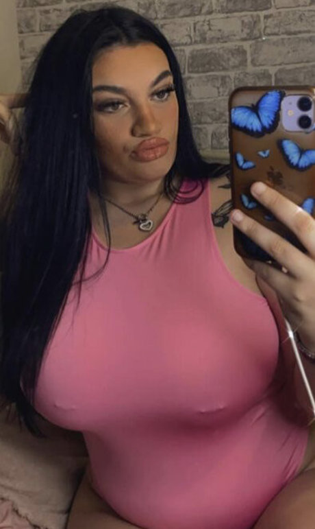 Chloe Ann Whitham onlyfans leak free