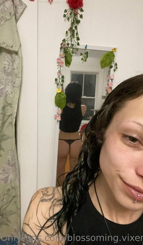 blossoming vixen onlyfans leak free