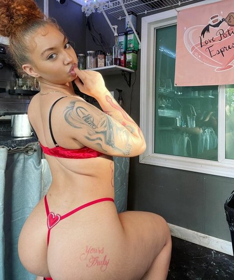 GingerDailyy onlyfans content