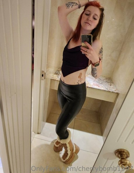 cherrybomb1997 porn onlyfans