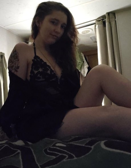 cherrybomb1997 only fans pictures