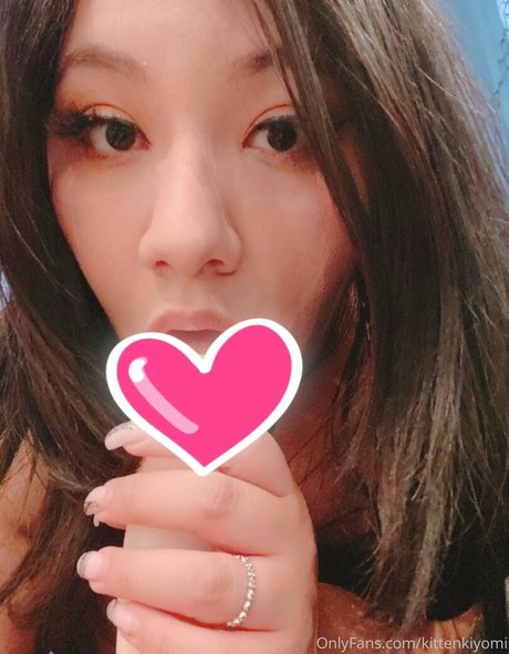 kittenkiyomi onlyfans topless