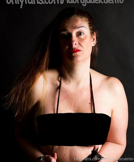 labrujadelcuento nude leaked onlyfans