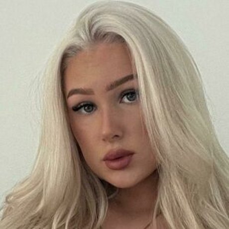 oiled tits onlyfans art nude archive