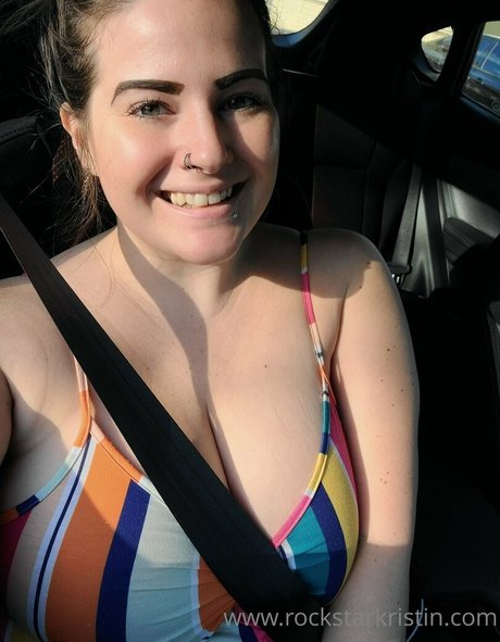 lesbian kissing onlyfans beautiful xxx image