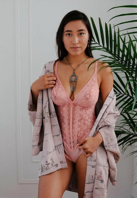 Hitomi Mochizuki onlyfans leaked