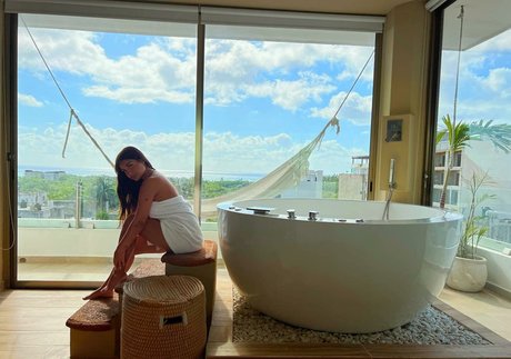 Helia Soltani onlyfans sex