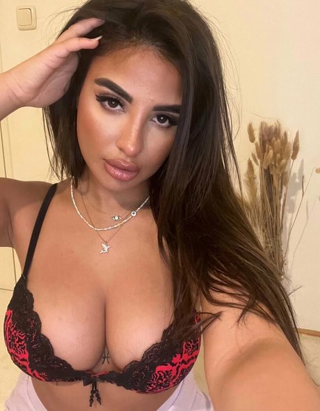 Helia Soltani onlyfans leak xxx