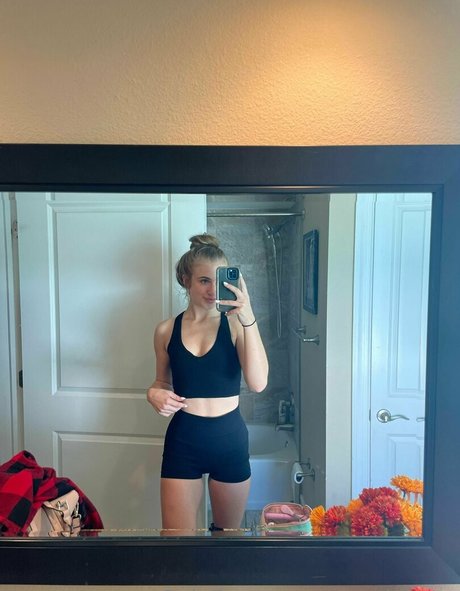 yourgirlzoey Profile pic