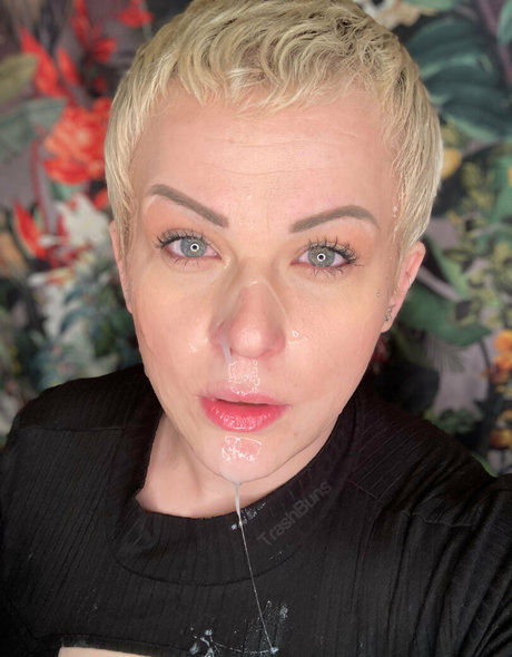 trashbuns nude porn onlyfans