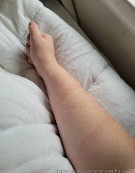 angelbrat00 onlyfans picture